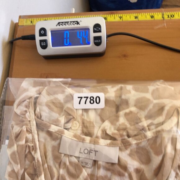 LOFT Top Womens Medium Beige Giraffe Print Ruffle Button Up Sleeveless Blouse - Picture 9 of 9